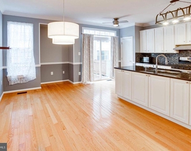 938 Herons Run Lane - Photo Thumbnail 10