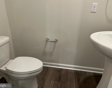 131 Rae Court - Photo Thumbnail 10