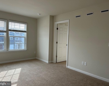 131 Rae Court - Photo Thumbnail 12