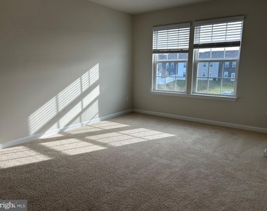 131 Rae Court - Photo Thumbnail 11