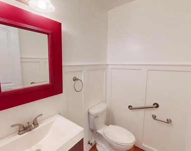8576 Adamson Street - Photo Thumbnail 12