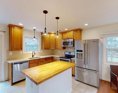 8576 Adamson Street - Photo Thumbnail 8