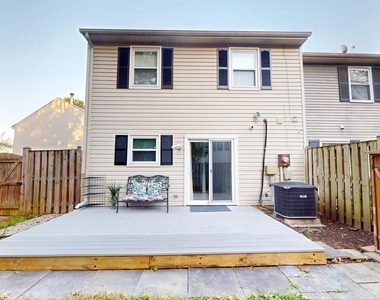 8576 Adamson Street - Photo Thumbnail 21