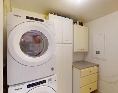 8576 Adamson Street - Photo Thumbnail 11