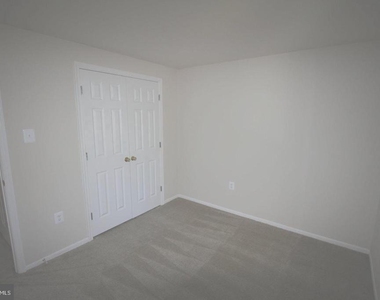 48 Monarch Drive - Photo Thumbnail 20