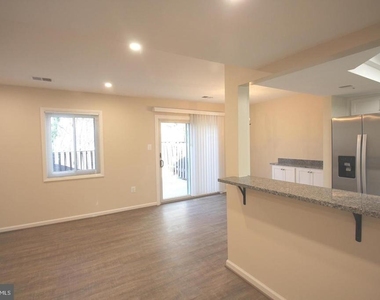 48 Monarch Drive - Photo Thumbnail 12