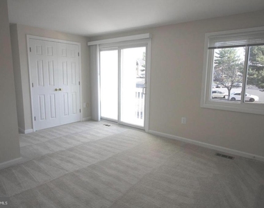 48 Monarch Drive - Photo Thumbnail 16