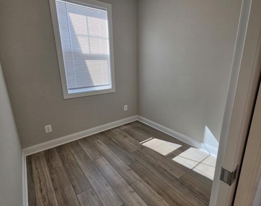 344 Bayberry Lane - Photo Thumbnail 8