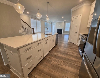 344 Bayberry Lane - Photo Thumbnail 2