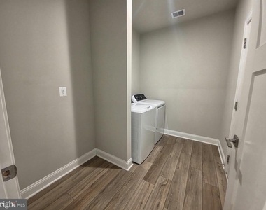 344 Bayberry Lane - Photo Thumbnail 5