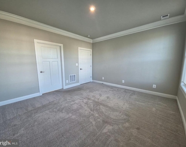 344 Bayberry Lane - Photo Thumbnail 12