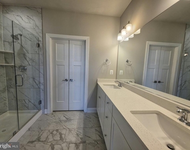 344 Bayberry Lane - Photo Thumbnail 6