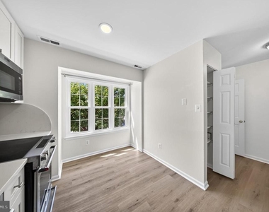 4123 Weeping Willow Ct Court - Photo Thumbnail 7