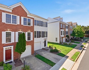 2524 Terra Cotta Circle - Photo Thumbnail 4