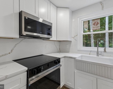 4408 Banff Street - Photo Thumbnail 16