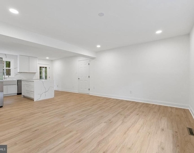 4408 Banff Street - Photo Thumbnail 10