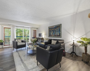 11815 Breton Court - Photo Thumbnail 5
