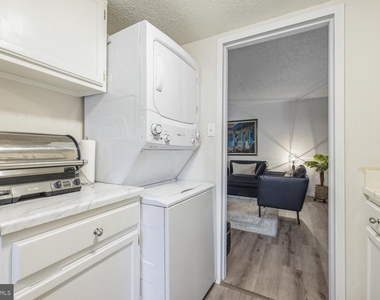 11815 Breton Court - Photo Thumbnail 8