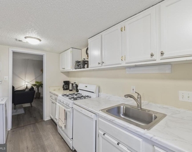 11815 Breton Court - Photo Thumbnail 6