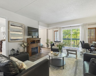 11815 Breton Court - Photo Thumbnail 2