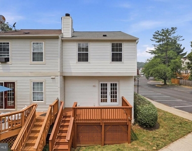5906 Bridgetown Court - Photo Thumbnail 6