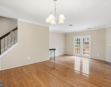 5906 Bridgetown Court - Photo Thumbnail 9