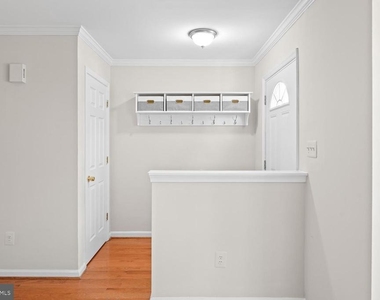 8483 Laurel Oak Drive - Photo Thumbnail 1
