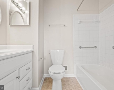 8483 Laurel Oak Drive - Photo Thumbnail 12