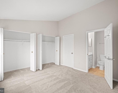 8483 Laurel Oak Drive - Photo Thumbnail 8