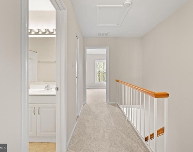 8483 Laurel Oak Drive - Photo Thumbnail 6
