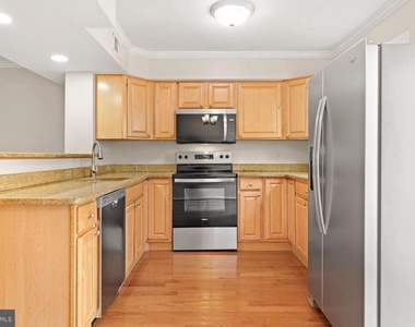 8483 Laurel Oak Drive - Photo Thumbnail 4
