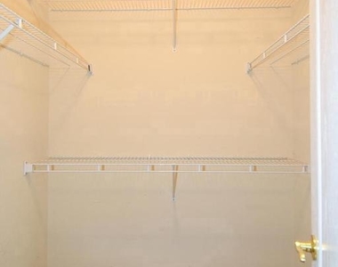 7810 Locust Leaf Lane - Photo Thumbnail 33