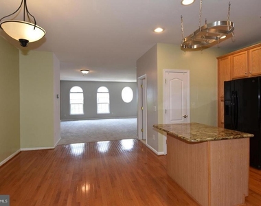 7810 Locust Leaf Lane - Photo Thumbnail 13