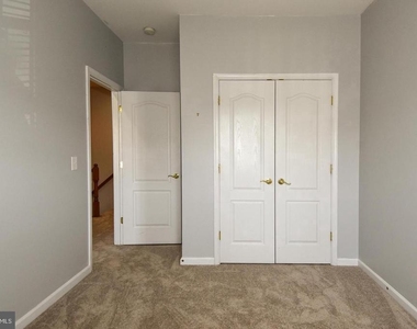 7810 Locust Leaf Lane - Photo Thumbnail 25