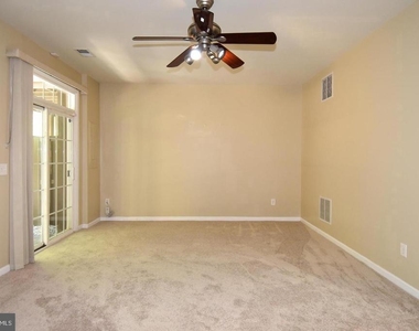 7810 Locust Leaf Lane - Photo Thumbnail 23