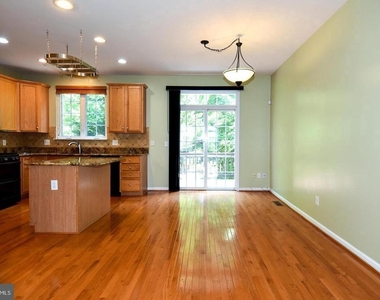 7810 Locust Leaf Lane - Photo Thumbnail 9