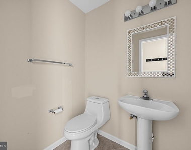 7427 Salford Court - Photo Thumbnail 7