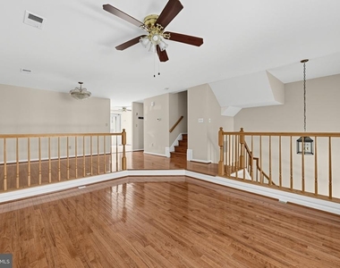 7427 Salford Court - Photo Thumbnail 20
