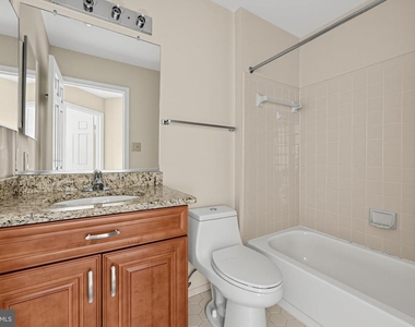7427 Salford Court - Photo Thumbnail 10