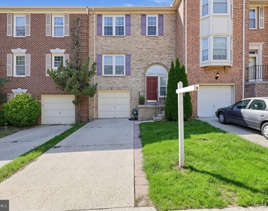 7427 Salford Court - Photo Thumbnail 1