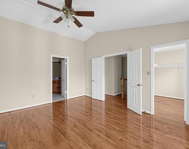 7427 Salford Court - Photo Thumbnail 6