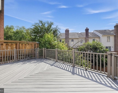 7427 Salford Court - Photo Thumbnail 24