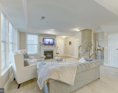 7131 Huntley Creek Place - Photo Thumbnail 5