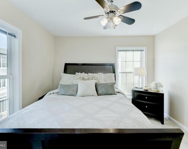 7131 Huntley Creek Place - Photo Thumbnail 20