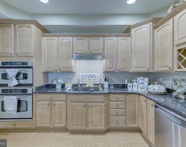 7131 Huntley Creek Place - Photo Thumbnail 7
