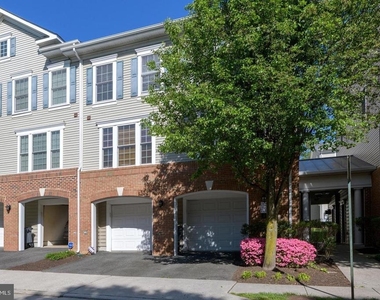 7131 Huntley Creek Place - Photo Thumbnail 1