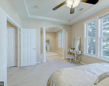 7131 Huntley Creek Place - Photo Thumbnail 16