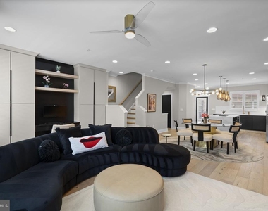 7361 Blade Drive - Photo Thumbnail 9