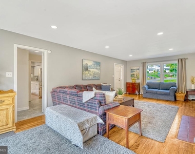 1363 Macbeth Street - Photo Thumbnail 10