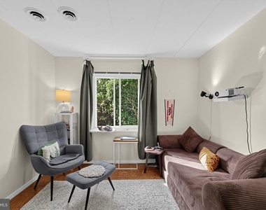 2636 Wagon Drive - Photo Thumbnail 9